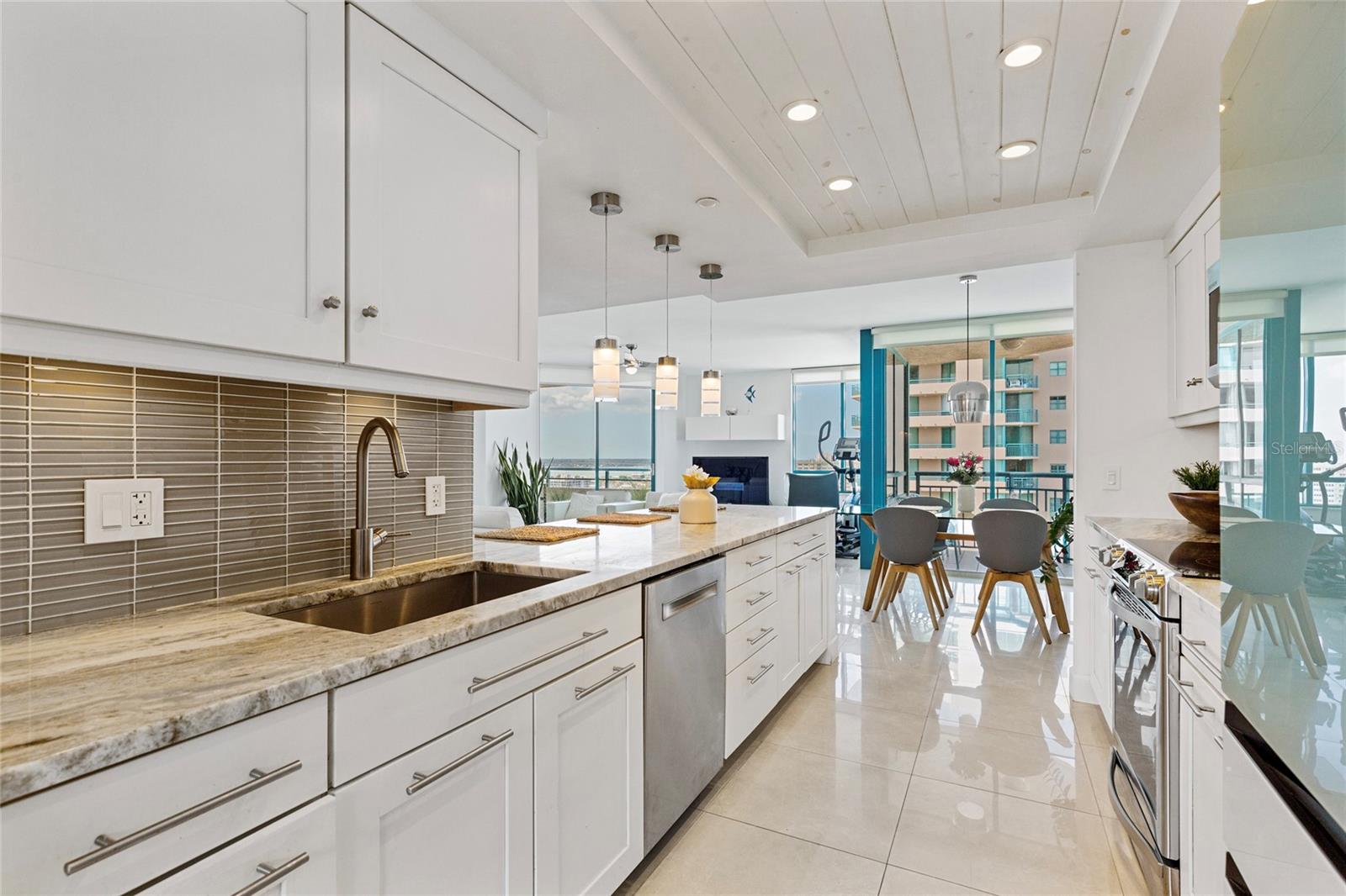 ULTIMAR ONE CONDO - Residential