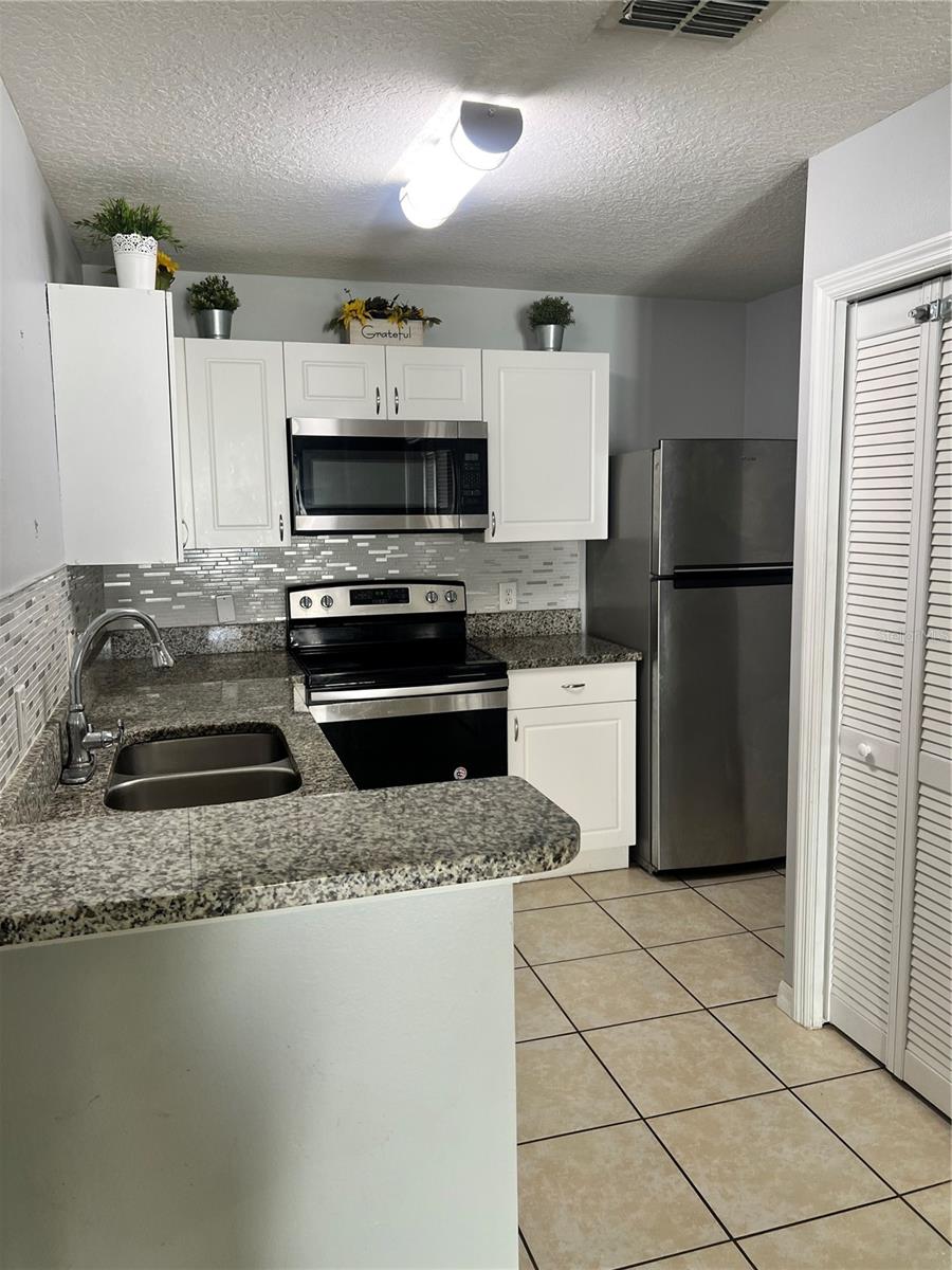 GRAND PALMS CONDO 4 PH 2 - Residential