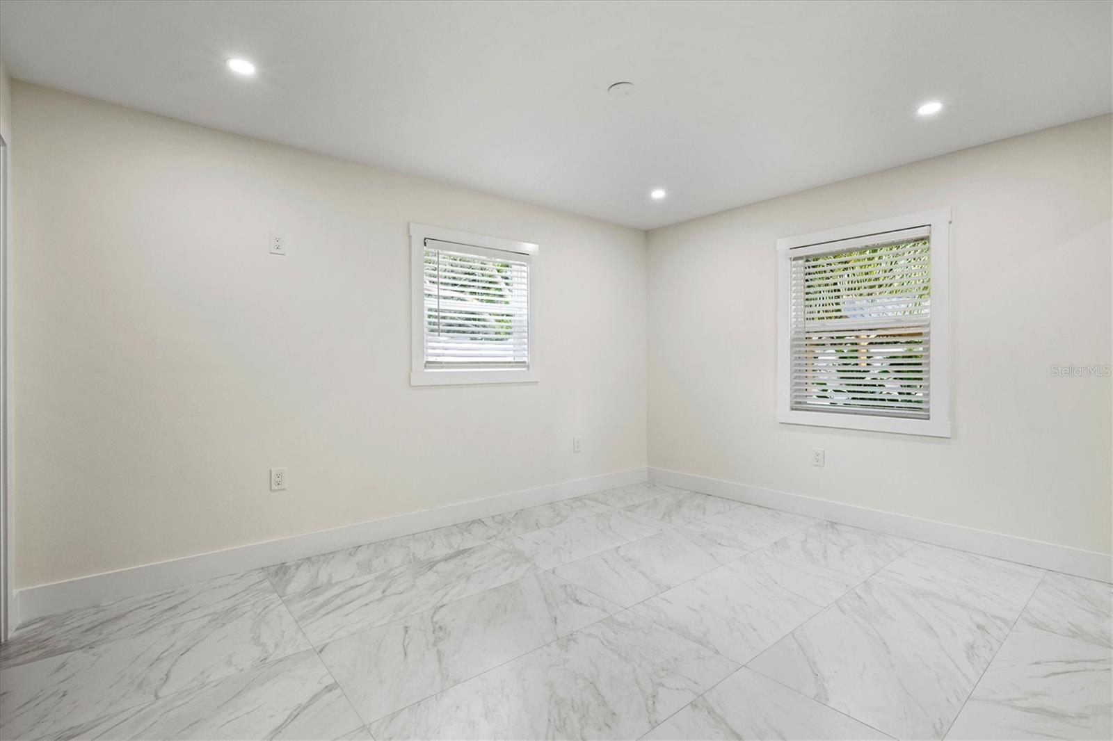 ROSEDALE - Residential