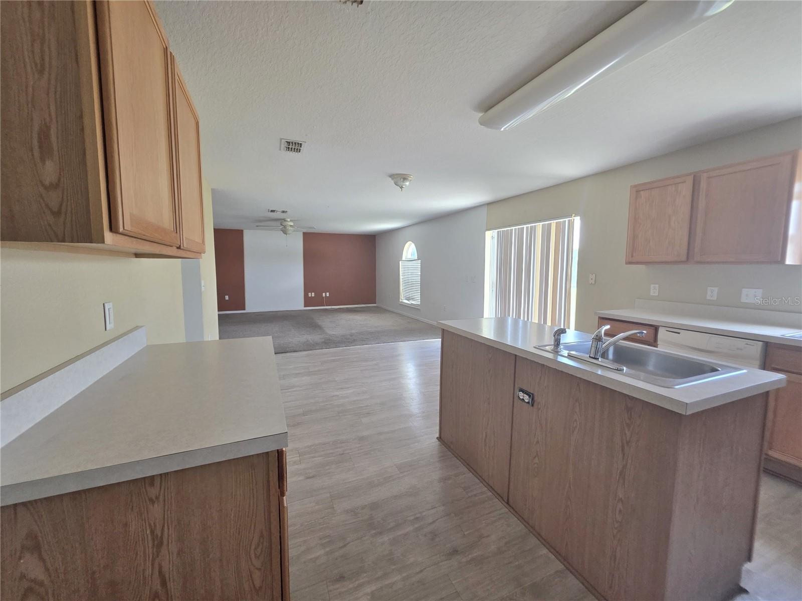 LAKE MEADOWS - Residential