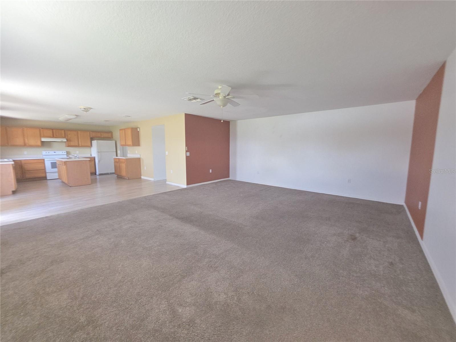 LAKE MEADOWS - Residential