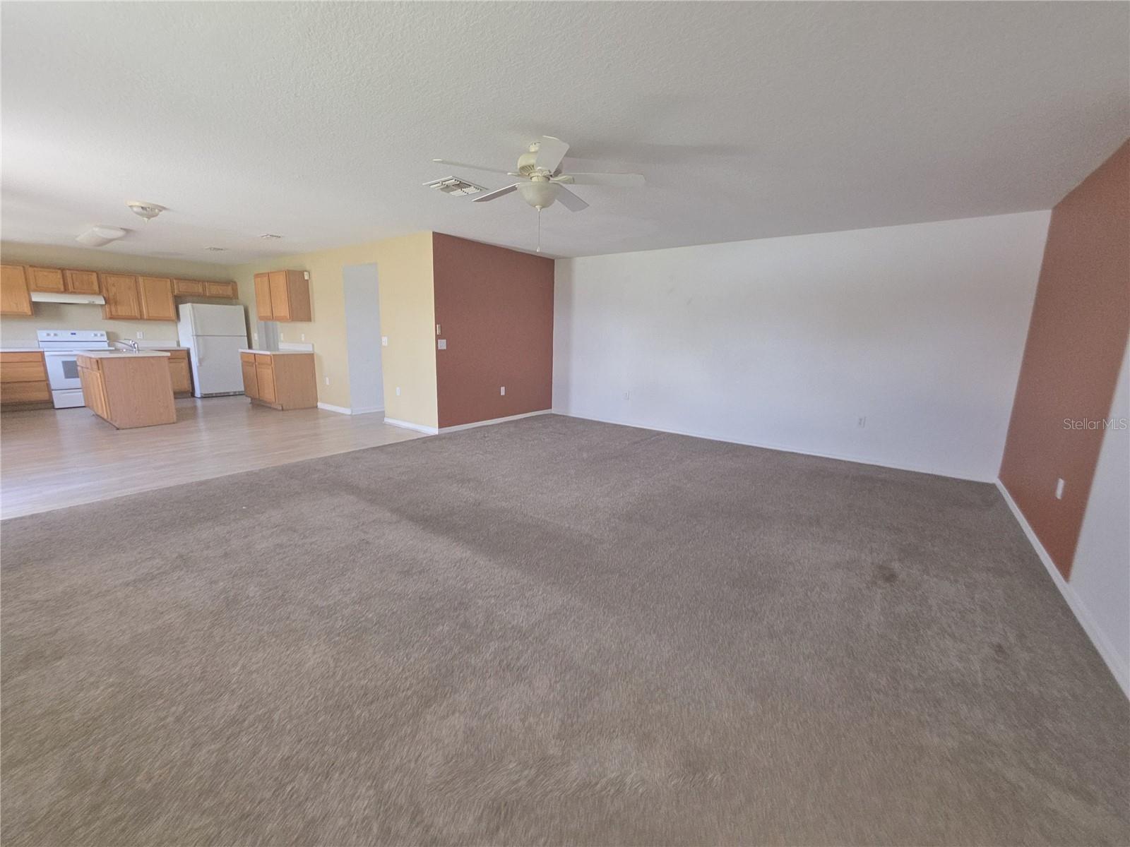 LAKE MEADOWS - Residential