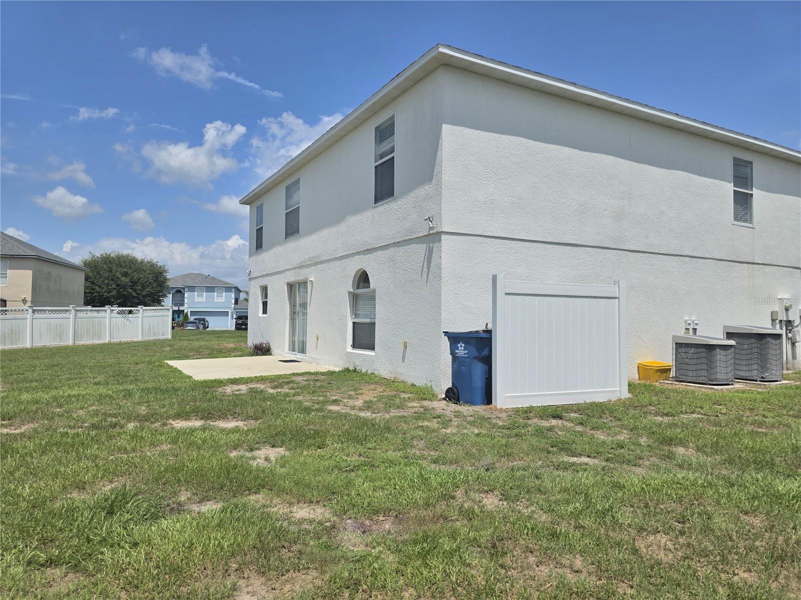 LAKE MEADOWS - Residential