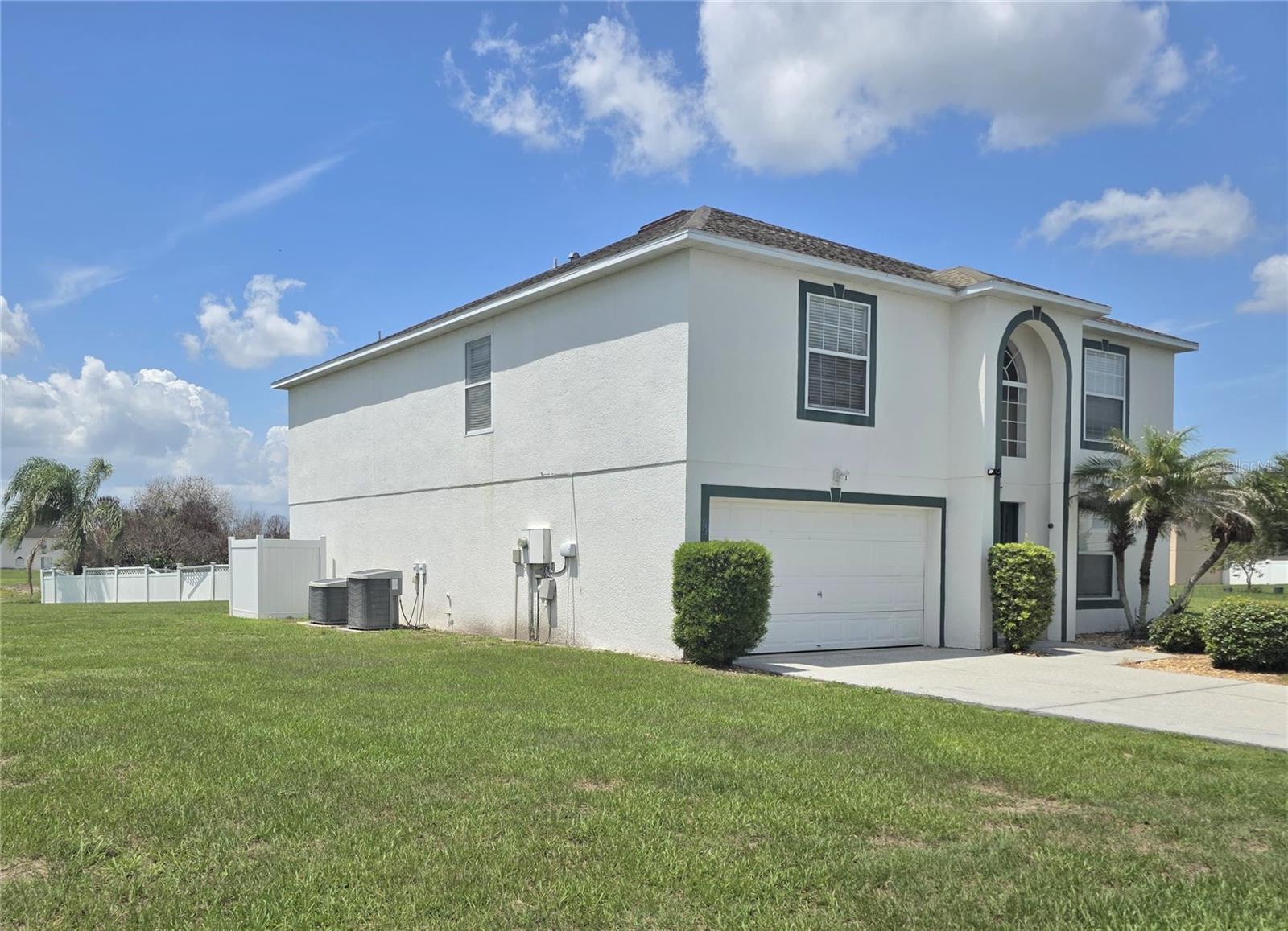 LAKE MEADOWS - Residential