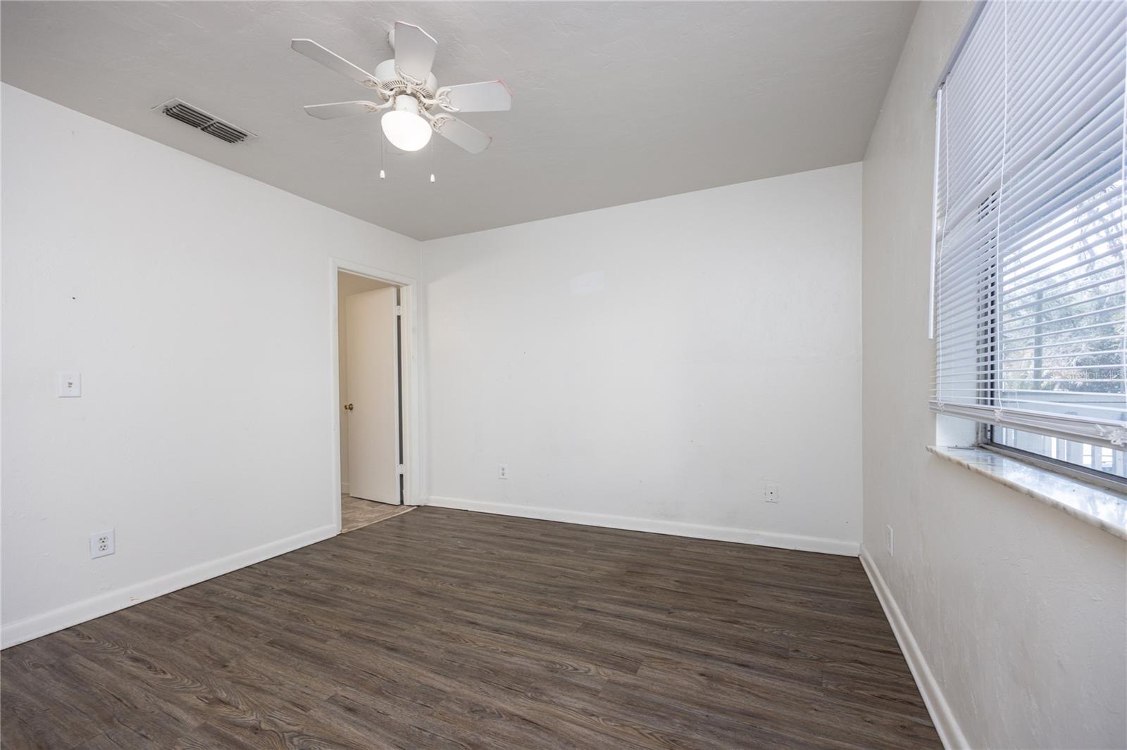 PICKWICK PARK - Residential Lease