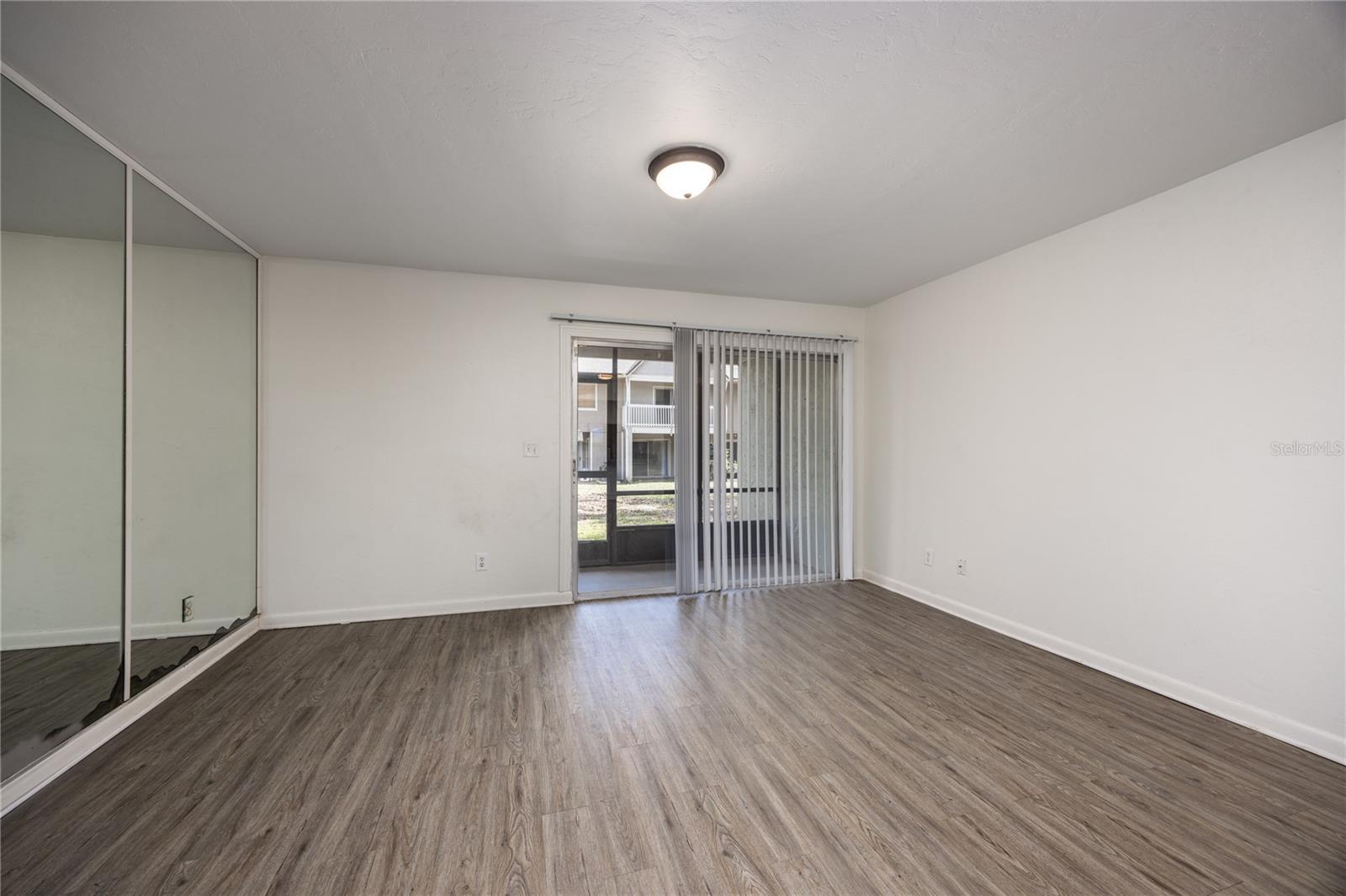 PICKWICK PARK - Residential Lease