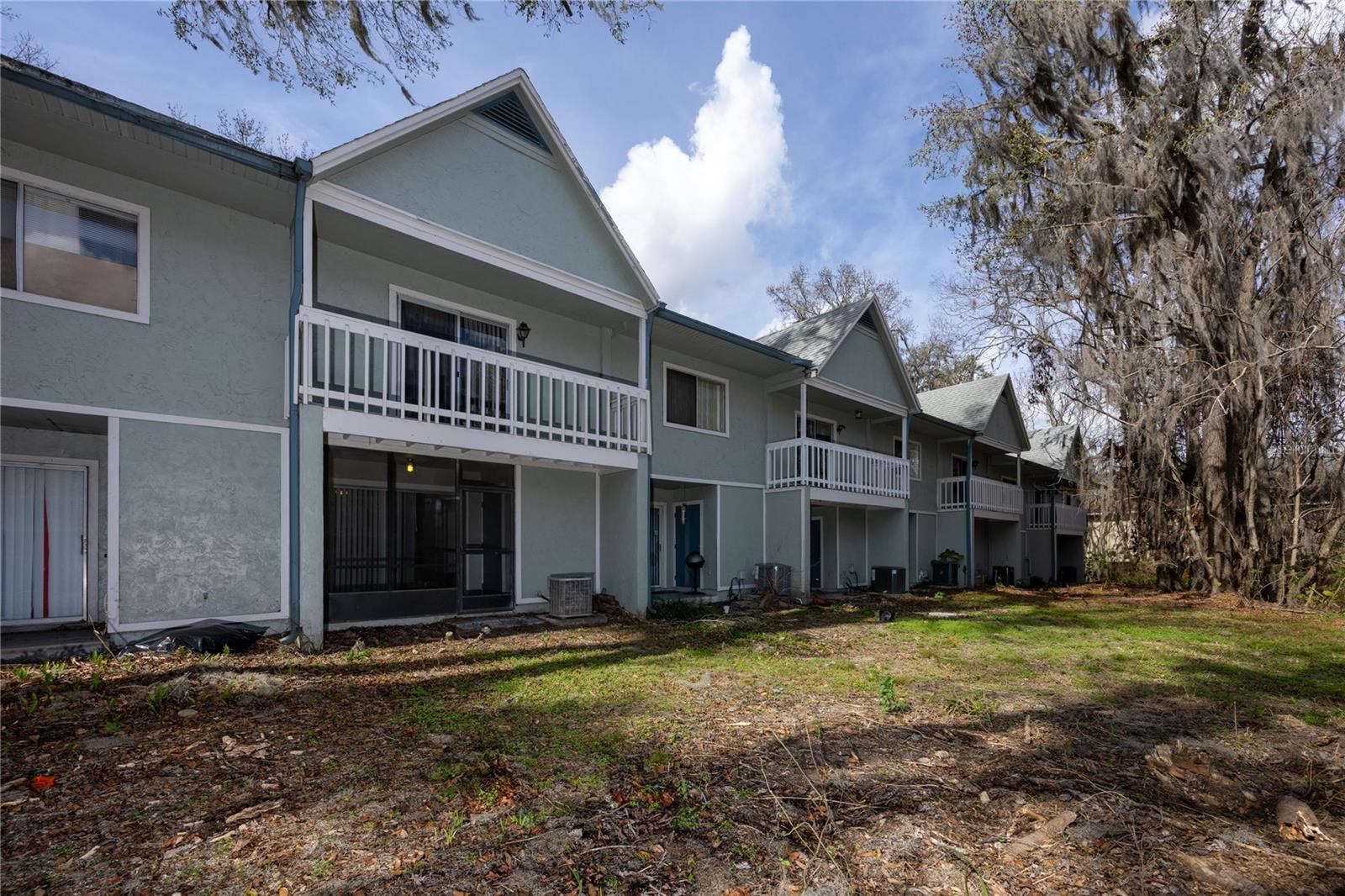 PICKWICK PARK - Residential Lease