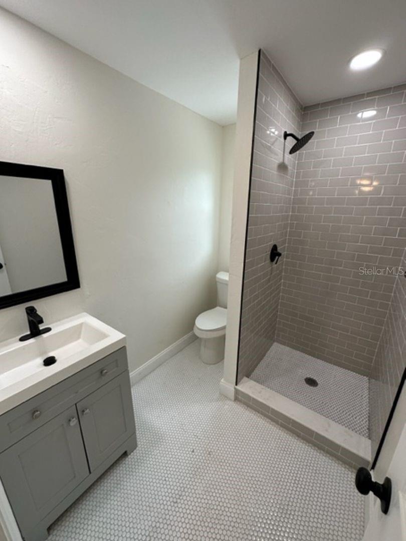 MCELGIN-BARTLETT SUB - Residential Lease