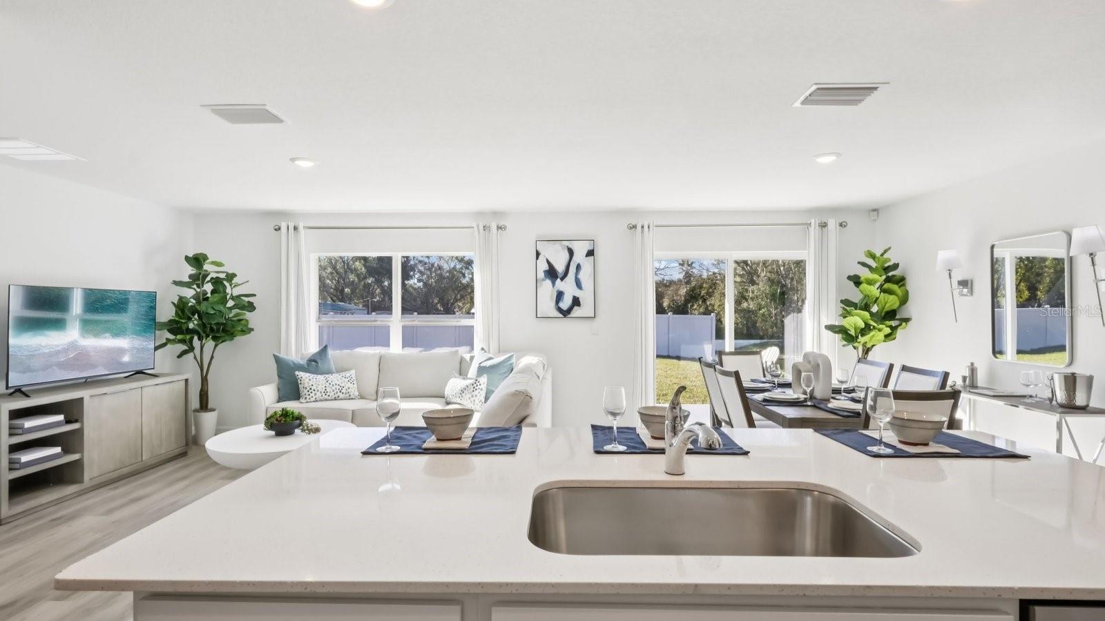 NORTHRIDGE - Residential