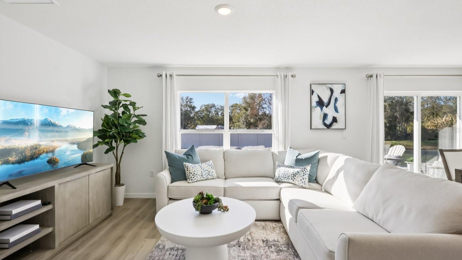 NORTHRIDGE - Residential