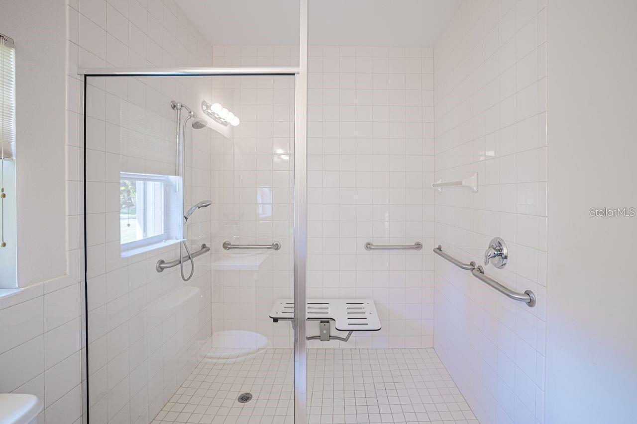 SUNCOAST LAKES - Residential