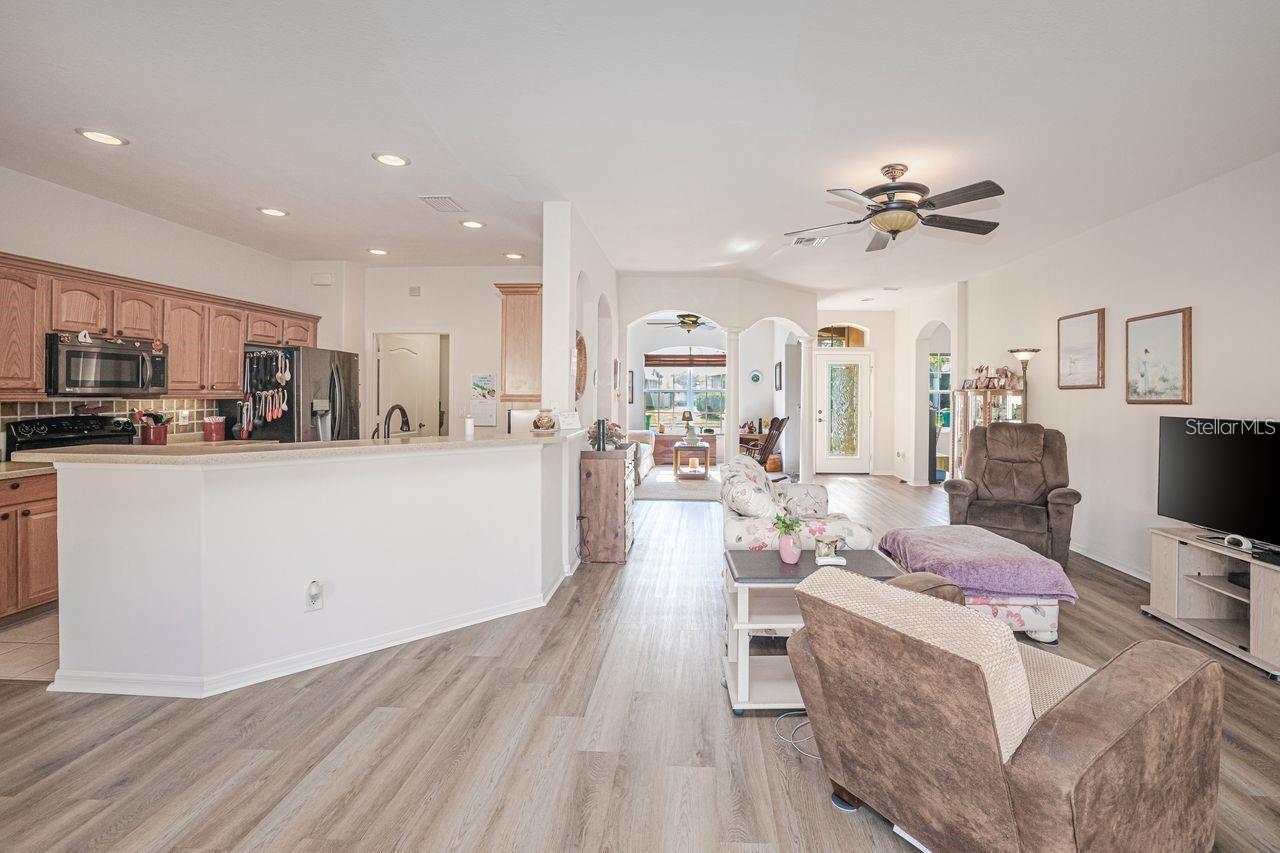 SUNCOAST LAKES - Residential