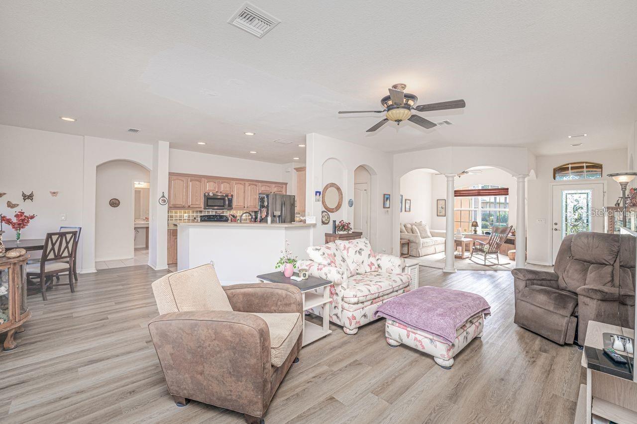 SUNCOAST LAKES - Residential