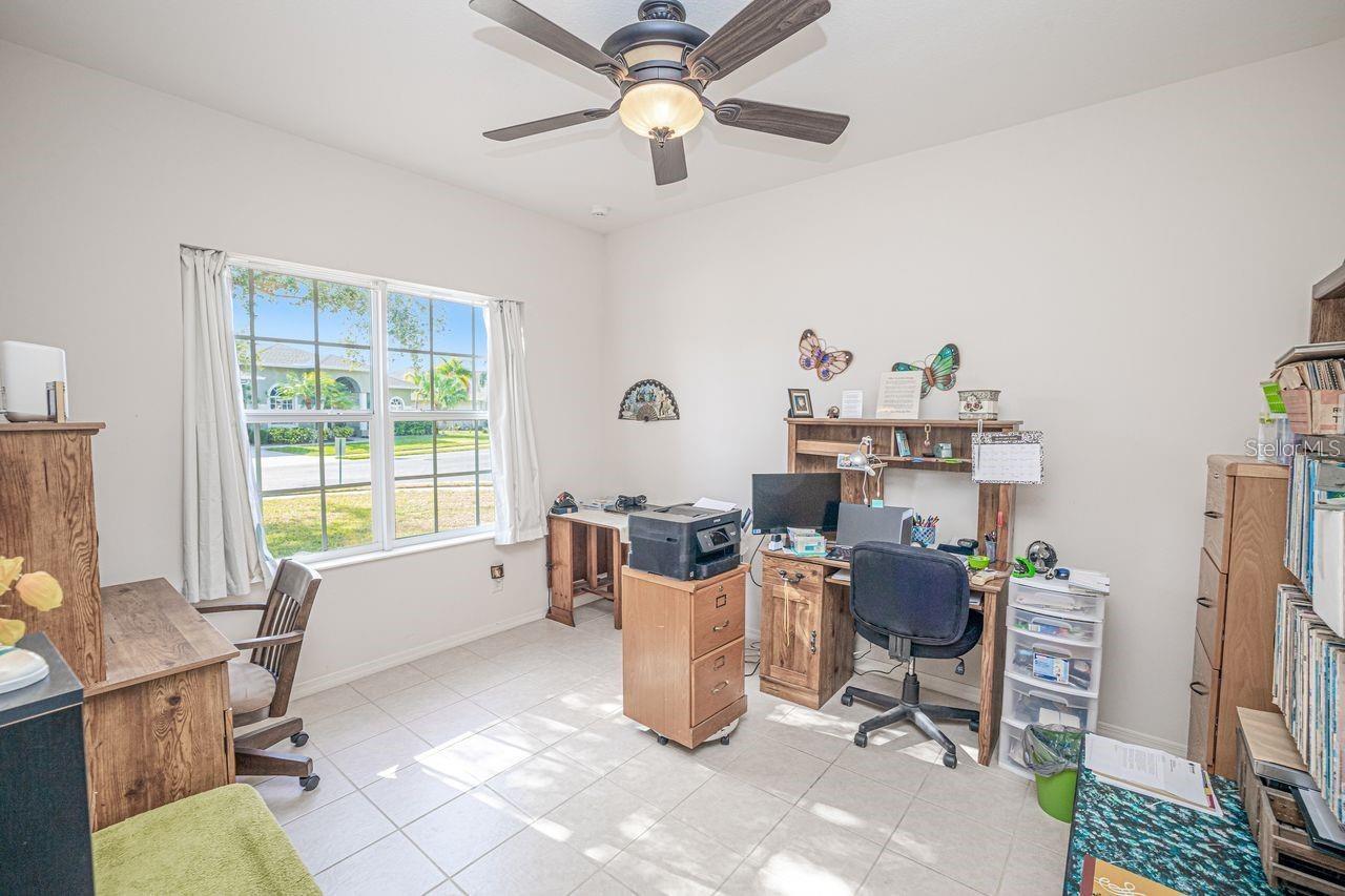SUNCOAST LAKES - Residential