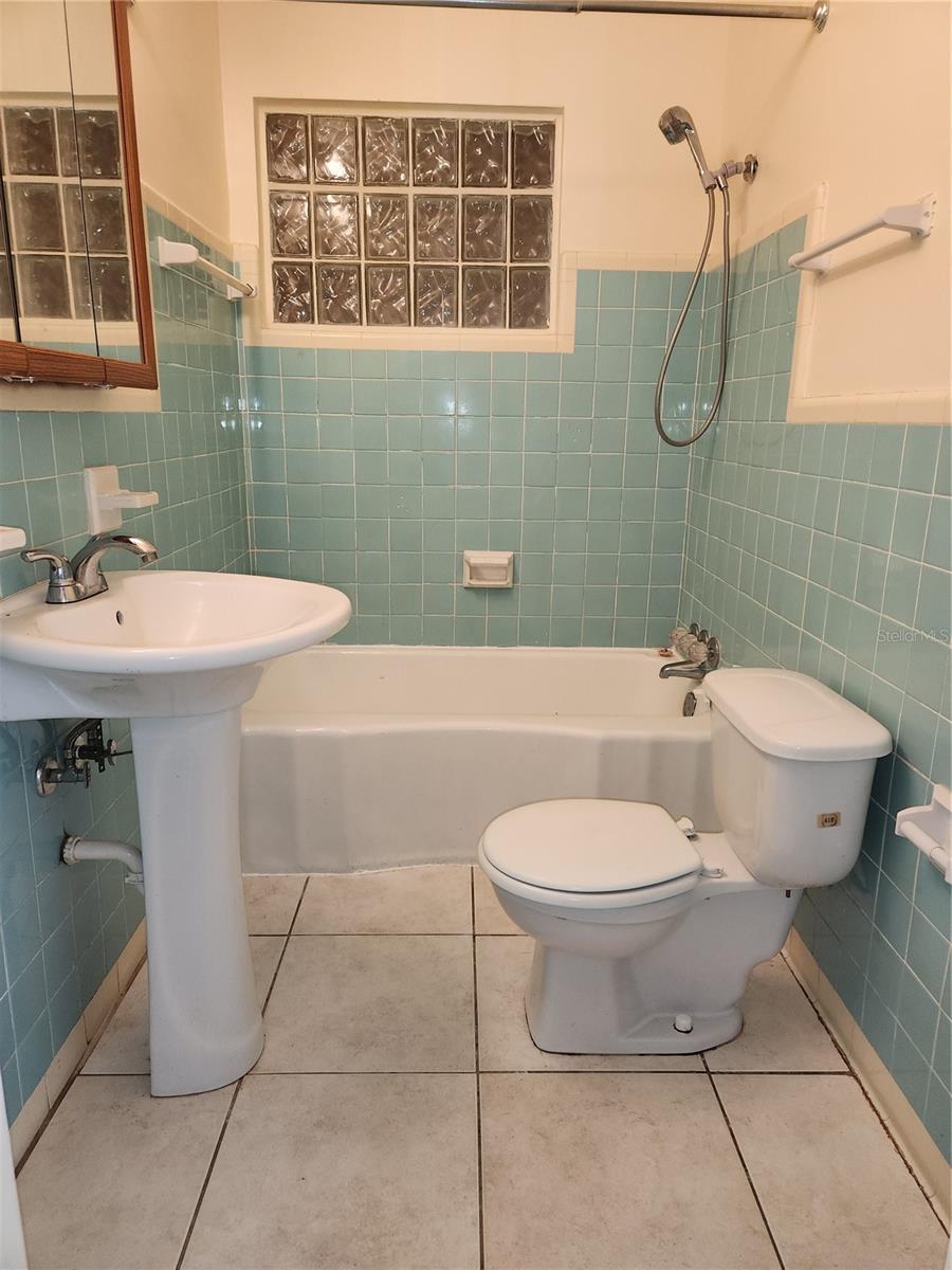 INWOOD SUB NEW SMYRNA BEACH - Residential Lease