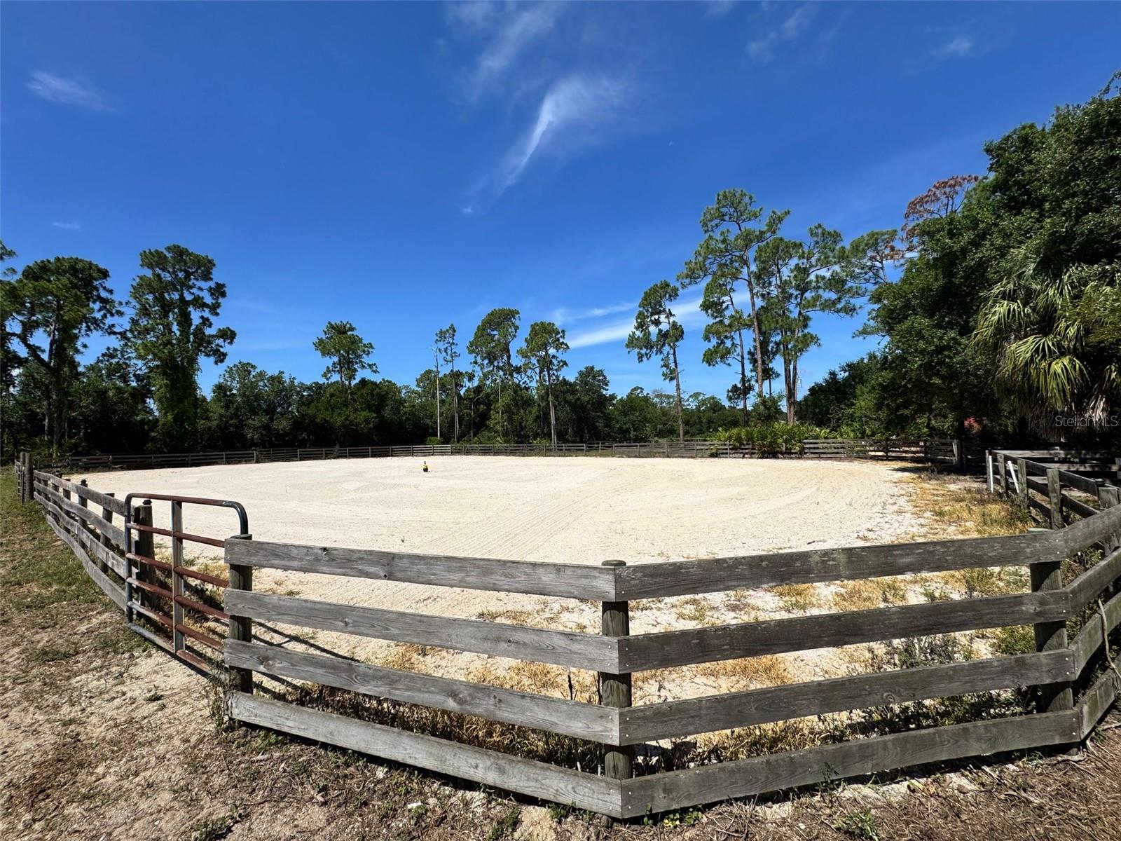 SUNCOAST RANCHES - Residential