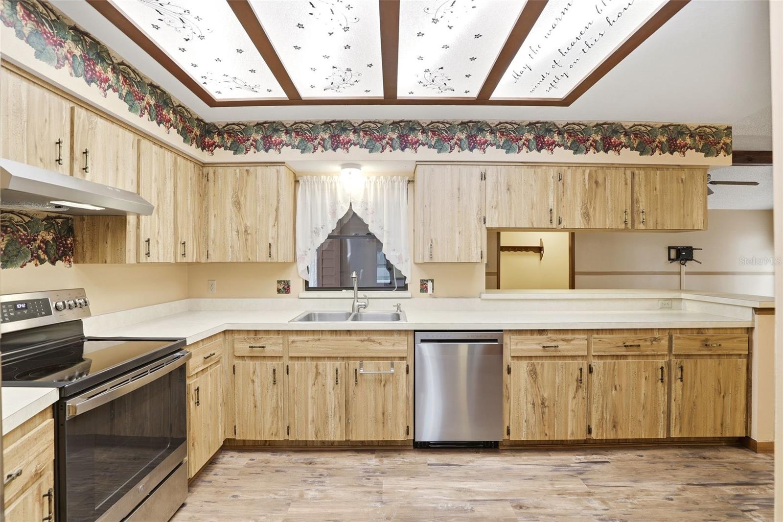 UNIVERSITY WOODS PH2 - Residential