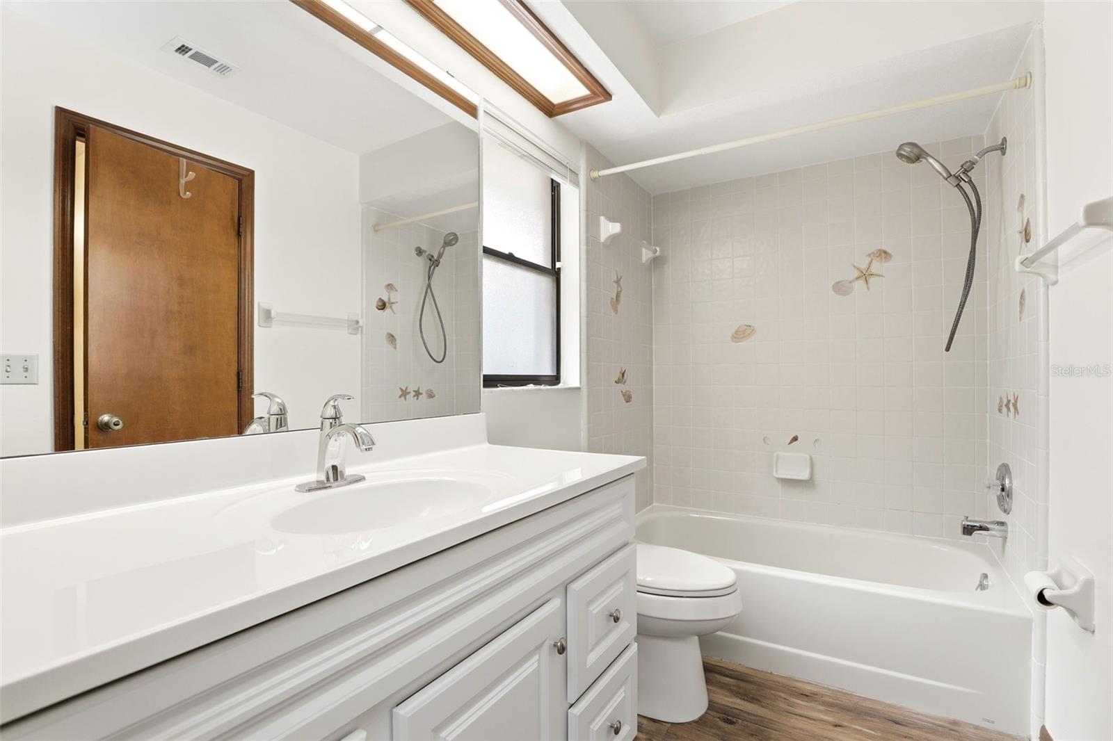 UNIVERSITY WOODS PH2 - Residential