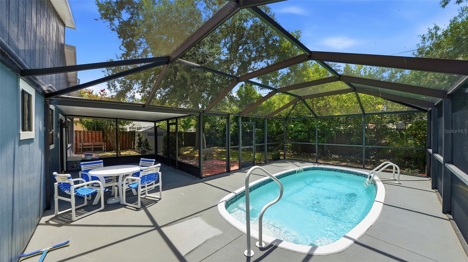 LAKE SARASOTA - Residential
