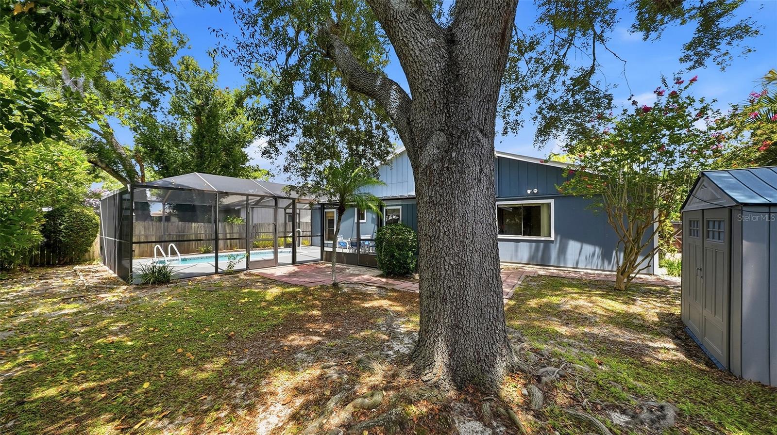 LAKE SARASOTA - Residential