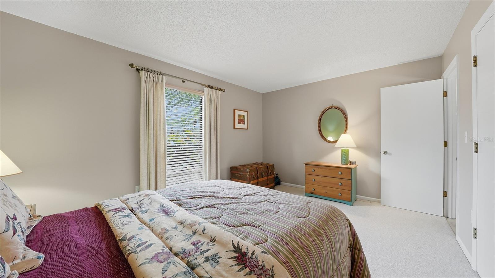LAKE SARASOTA - Residential