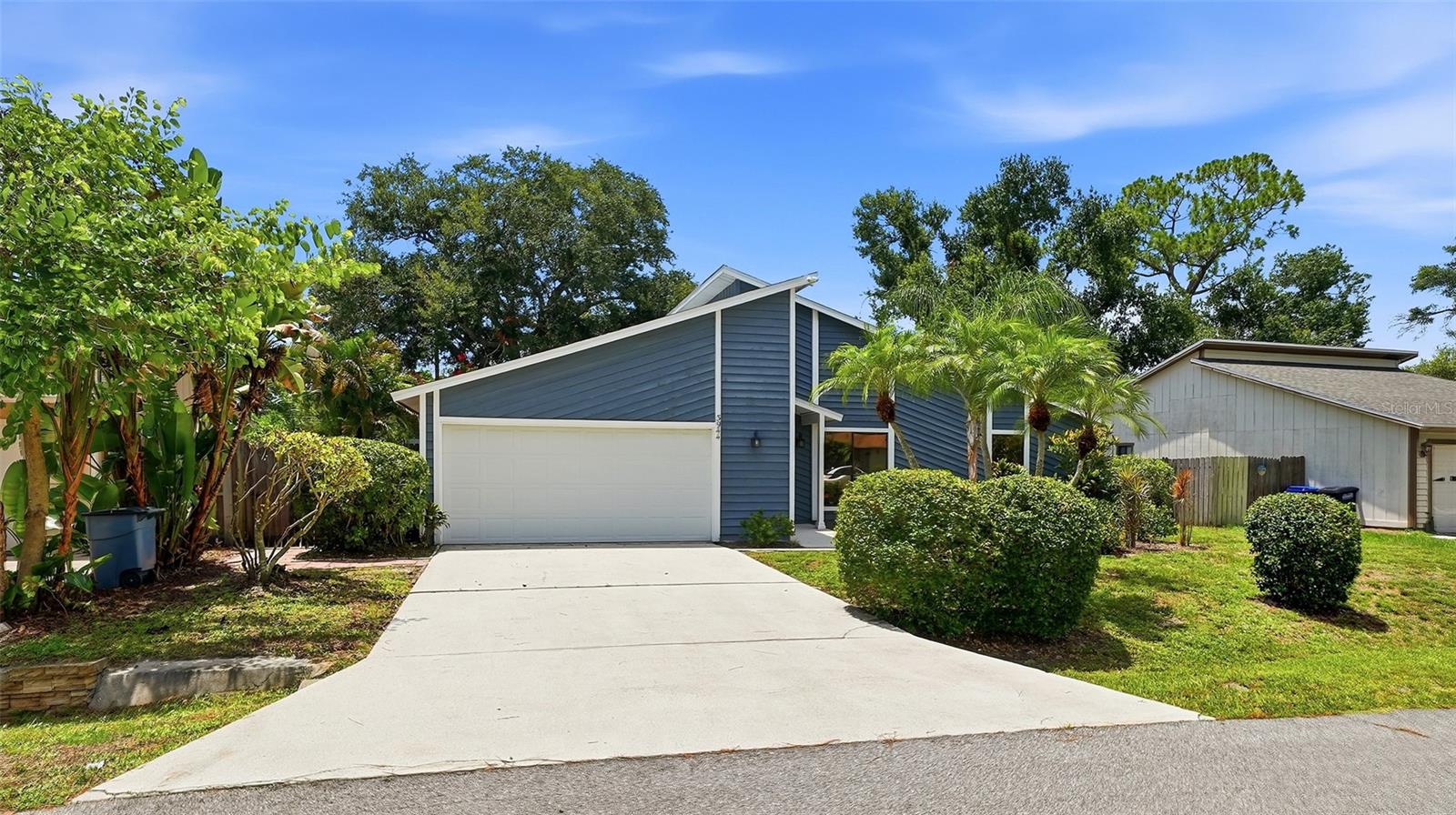 LAKE SARASOTA - Residential