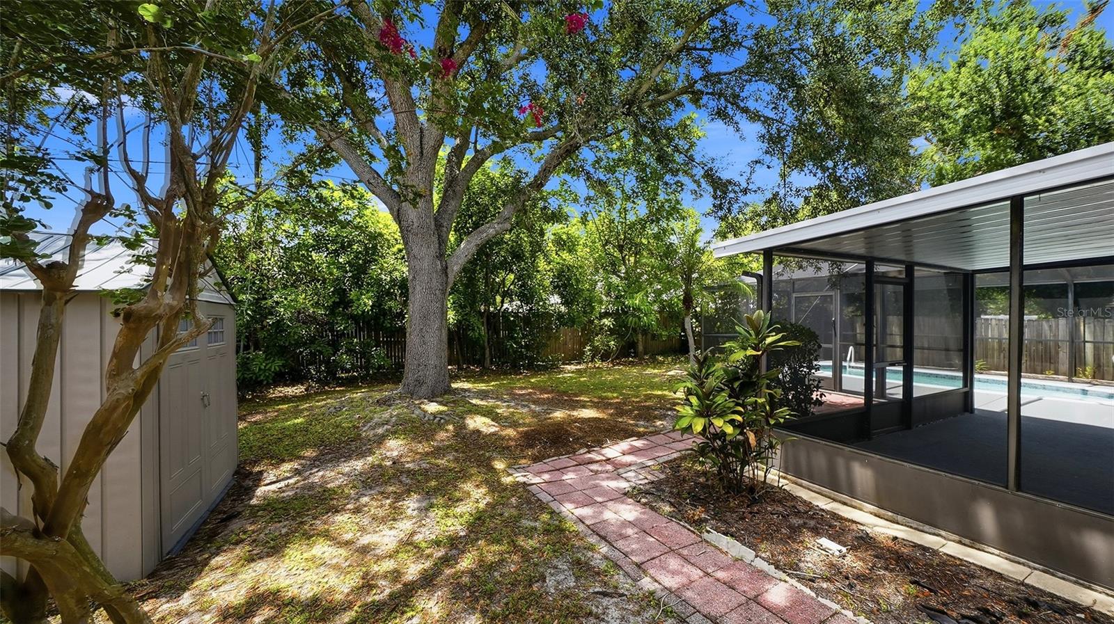 LAKE SARASOTA - Residential