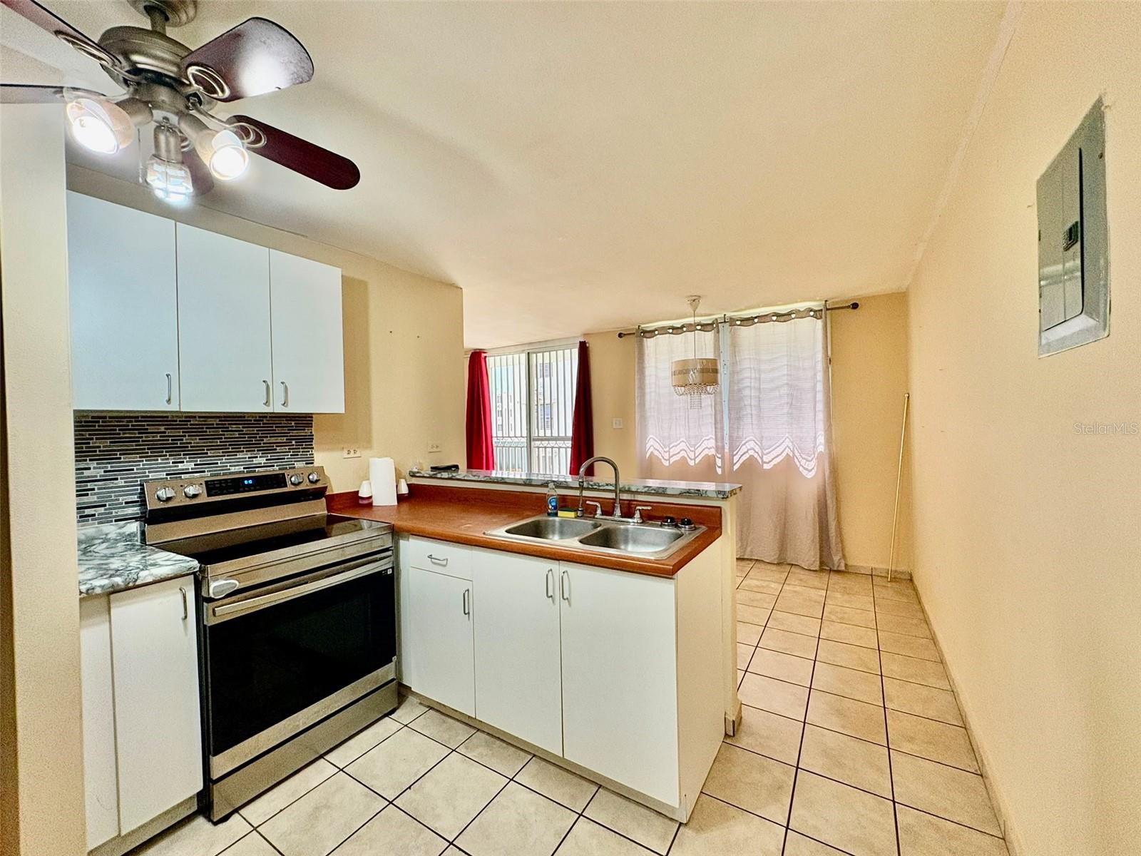 BALCONES DE CAROLINA II - Residential Lease