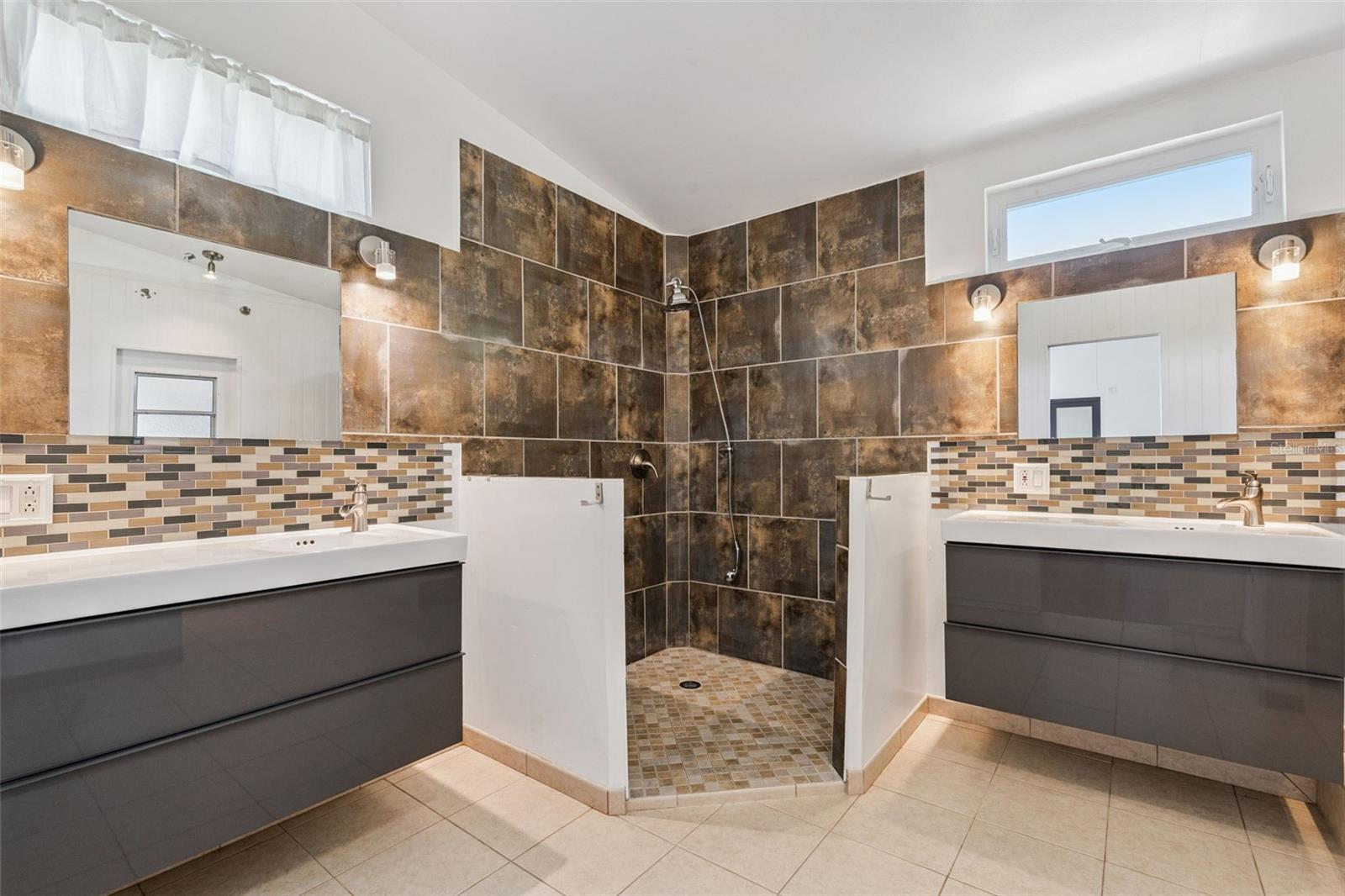 PLANTATION AT LEESBURG CASA DEL LAGO - Residential