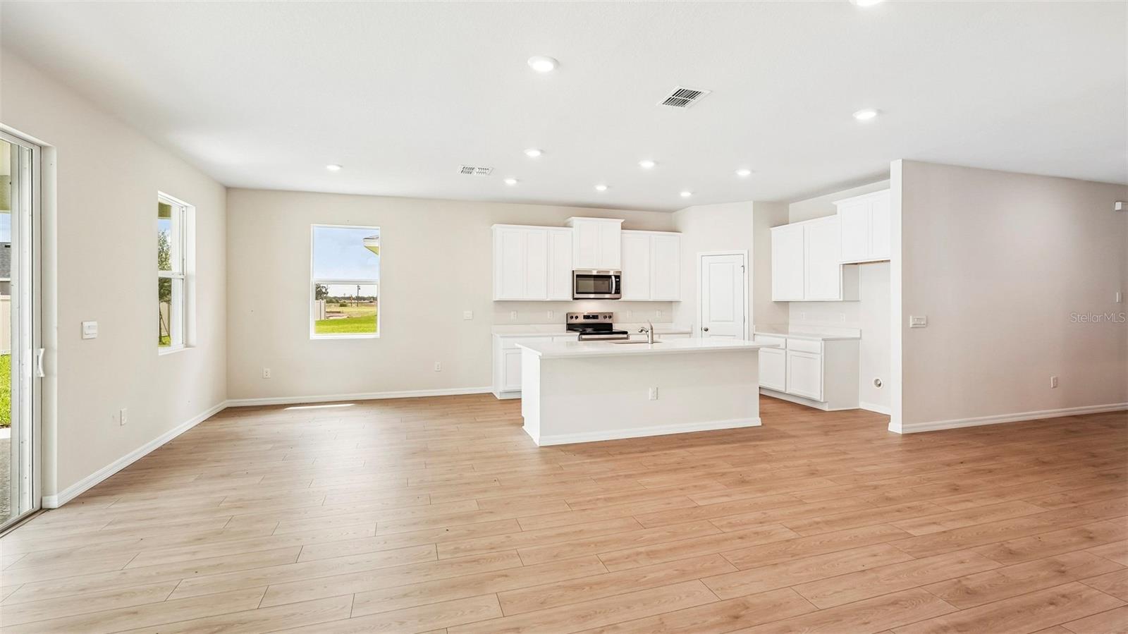 OAKFIELD TRAILS - Residential