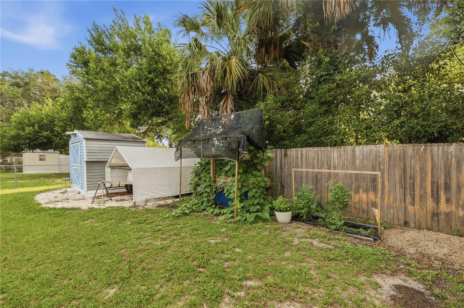 LITTLE LAKE WEIR - Residential