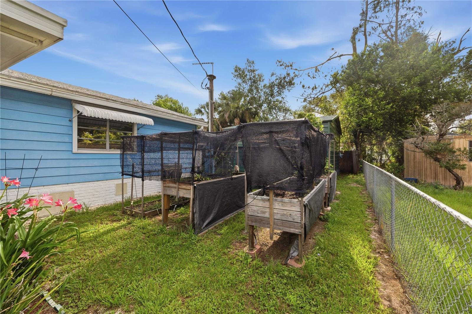 LITTLE LAKE WEIR - Residential
