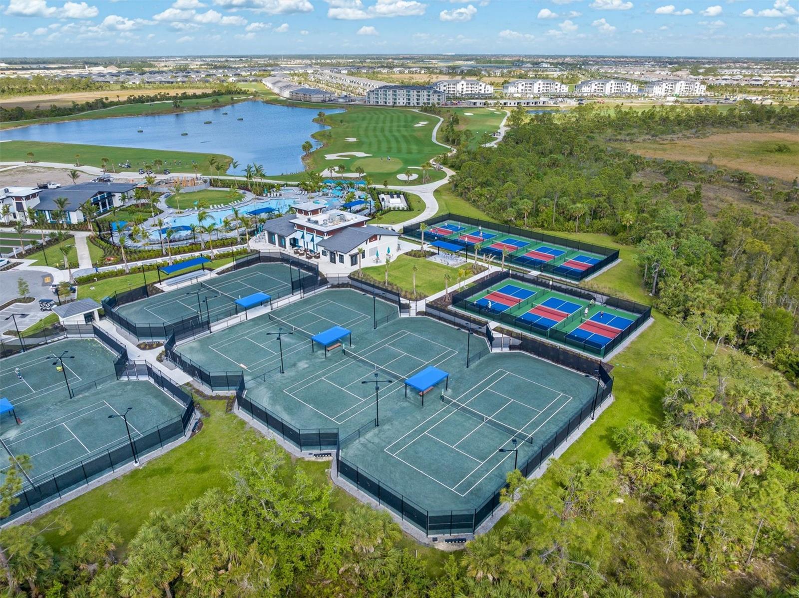 WELLEN PARK GOLF & COUNTRY CLUB - Residential