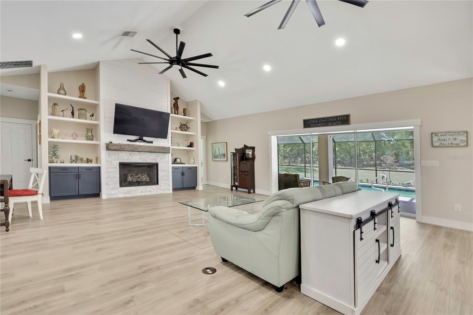 PINE RIDGE UNIT 02 - Residential
