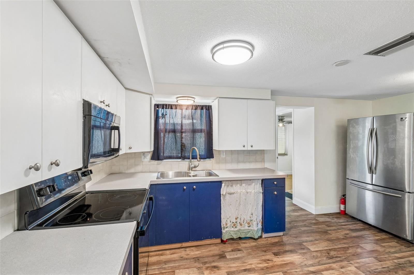 FOREST HILLS - Residential
