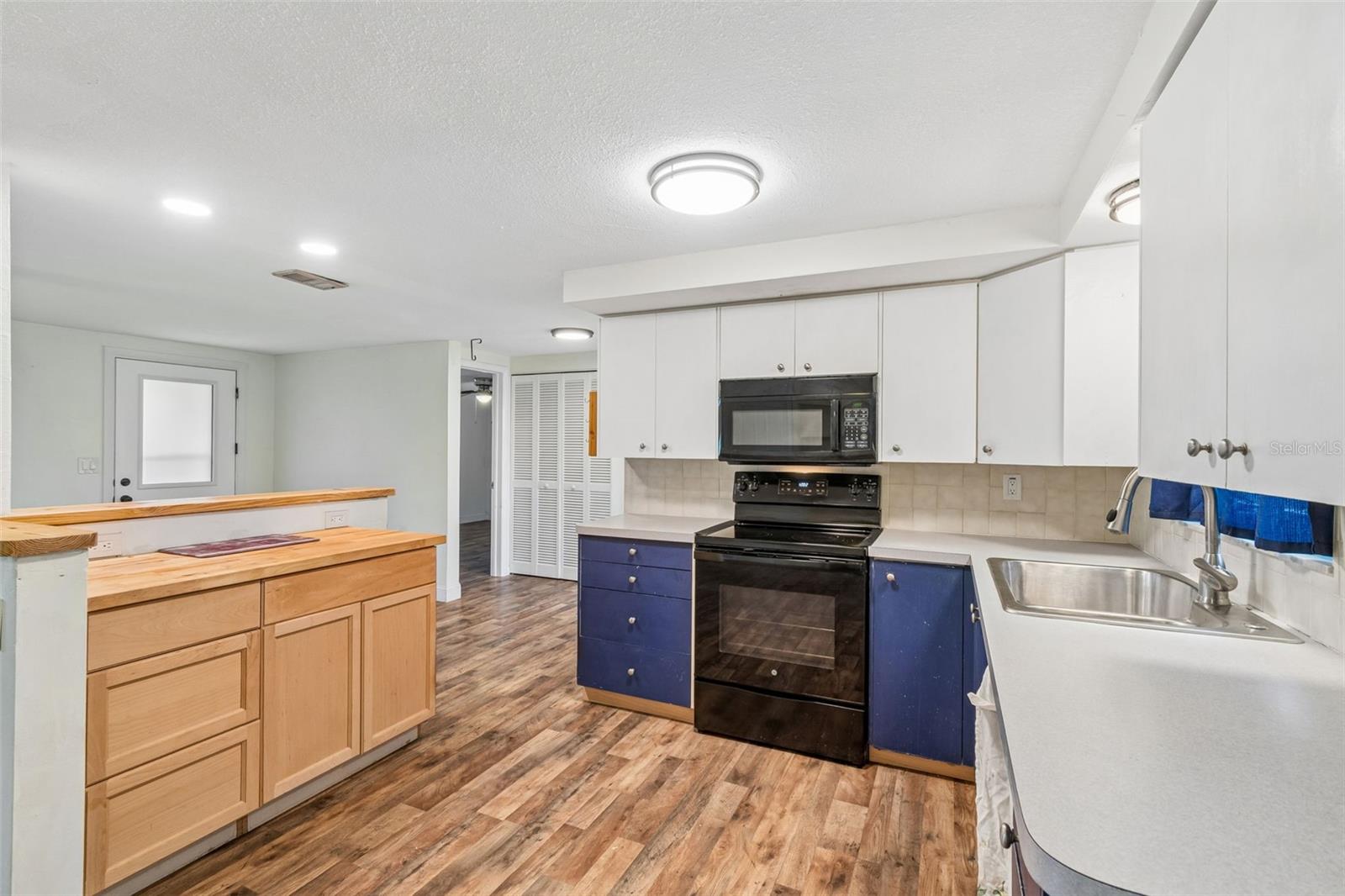 FOREST HILLS - Residential