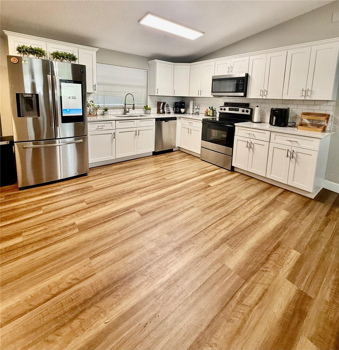 LAKE HAMILTON - Residential Lease