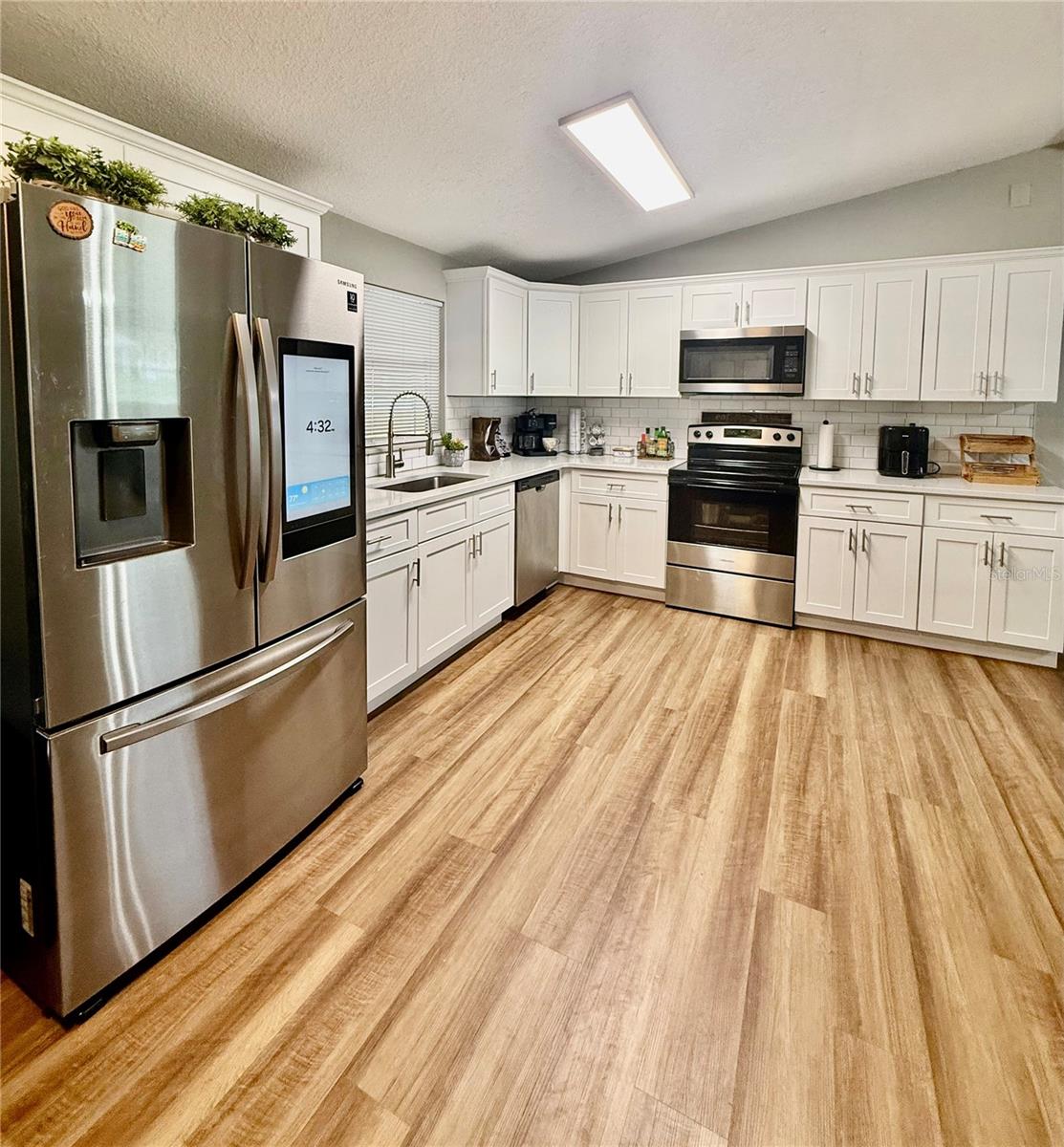 LAKE HAMILTON - Residential Lease