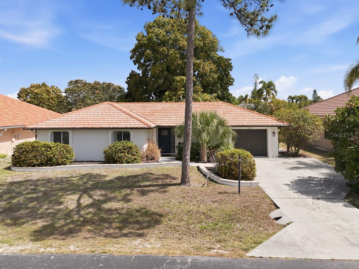 SPANISH GARDENS - Residential