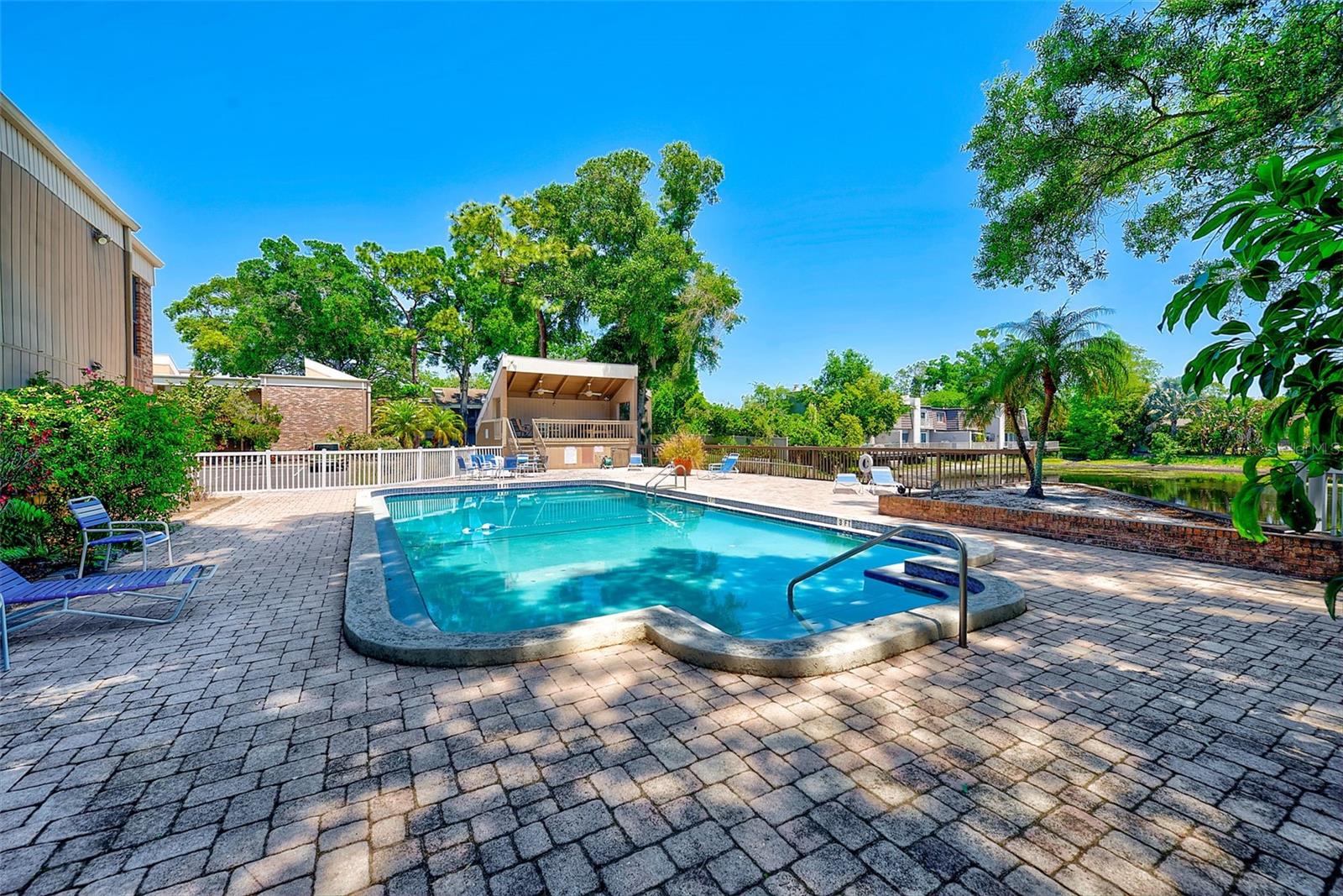 CARROLLBROOK LAKESIDE CONDOMIN - Residential Lease
