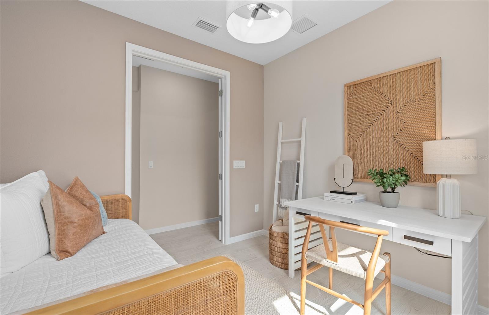 DEL WEBB LAKEHAVEN - Residential