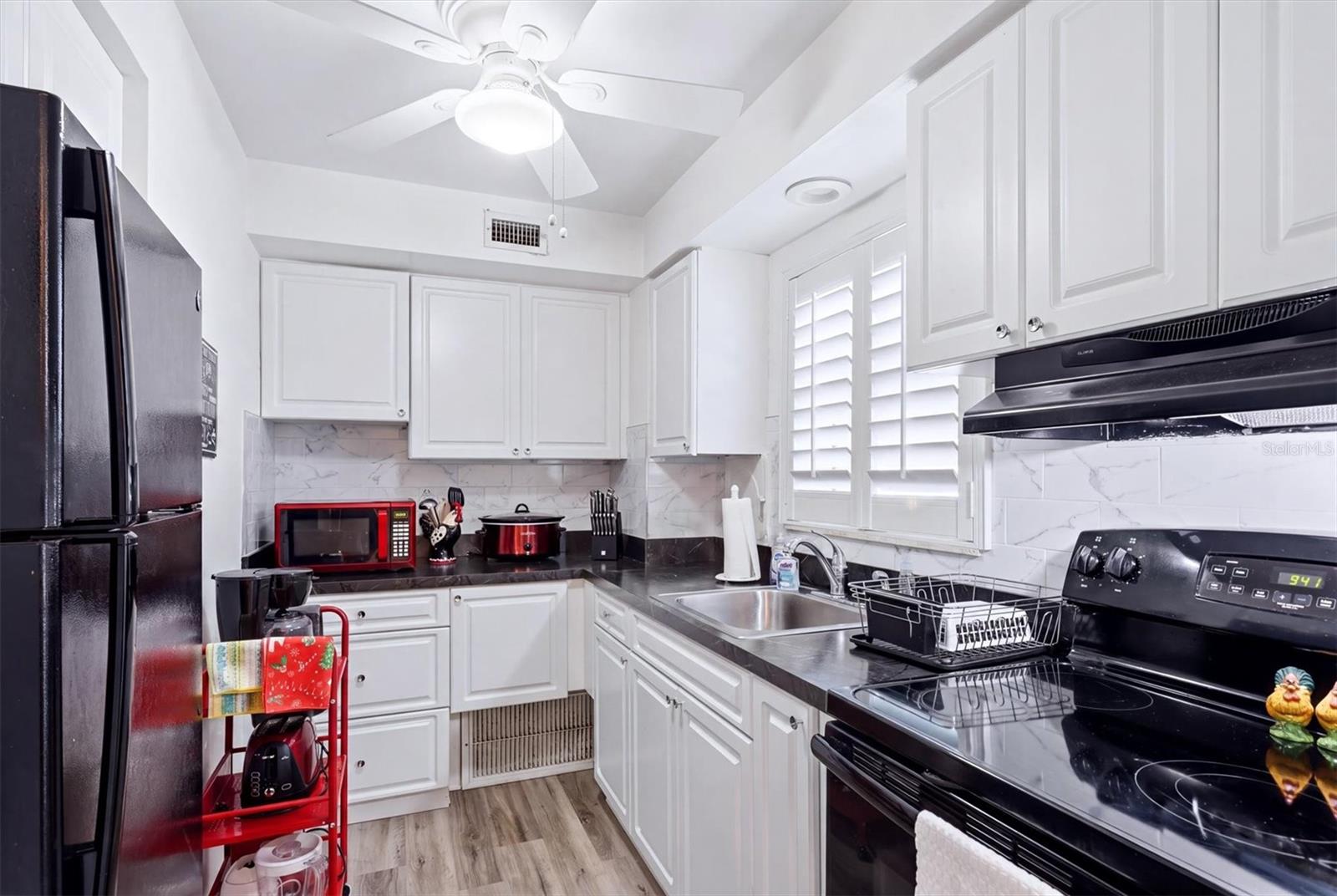 STRATHMORE VILLAGE GREEN - Residential
