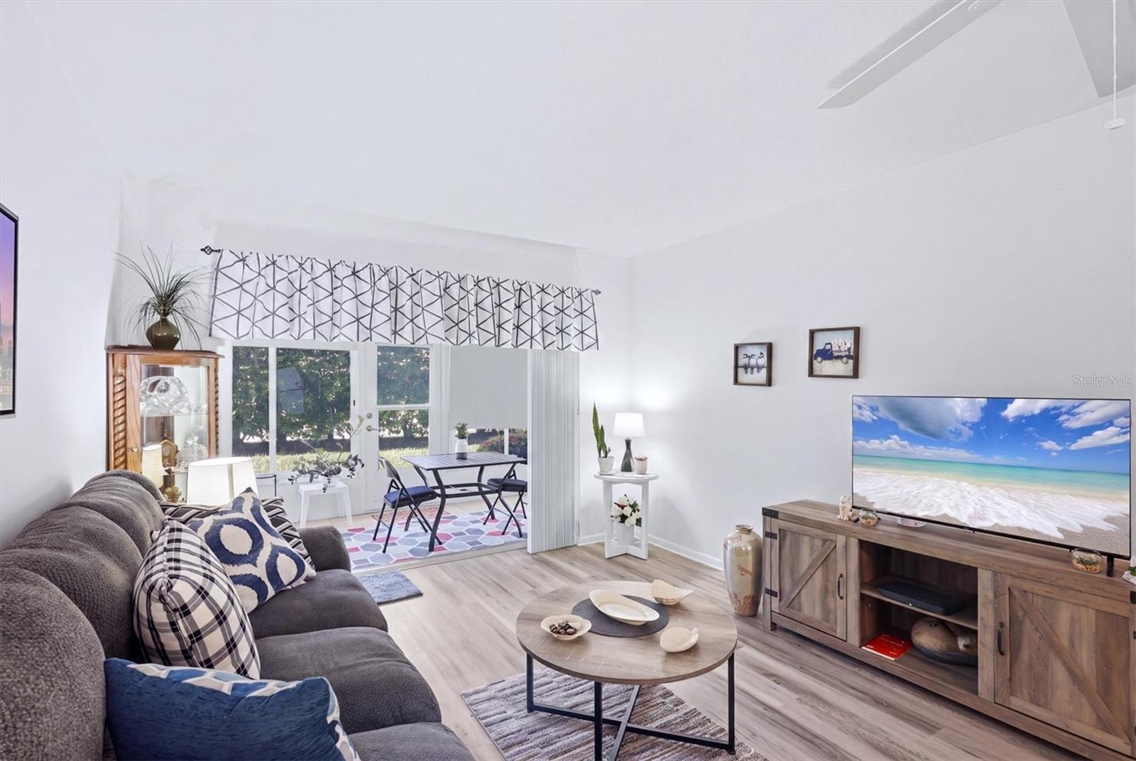 STRATHMORE VILLAGE GREEN - Residential