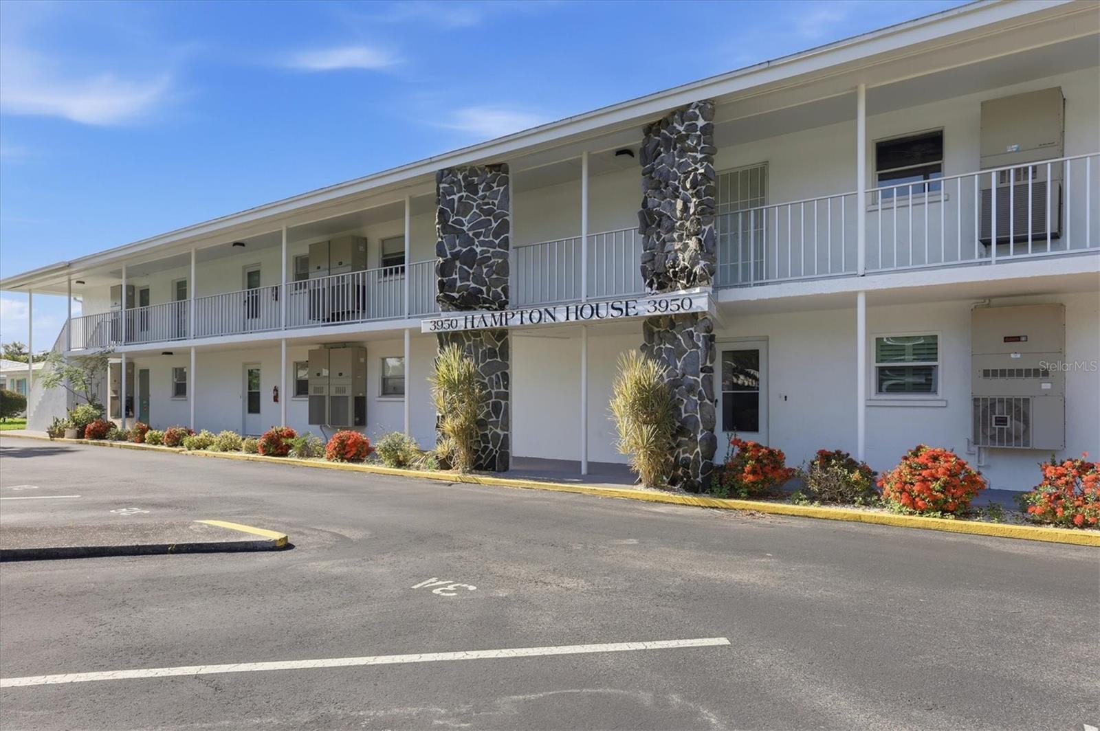STRATHMORE VILLAGE GREEN - Residential