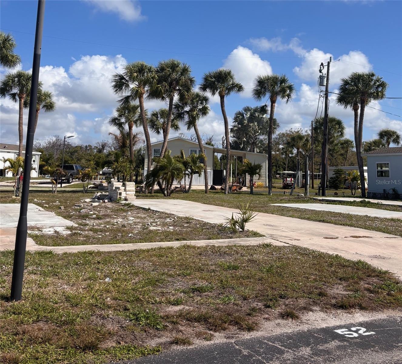PARK POINTE MOB HME VLGE - Land