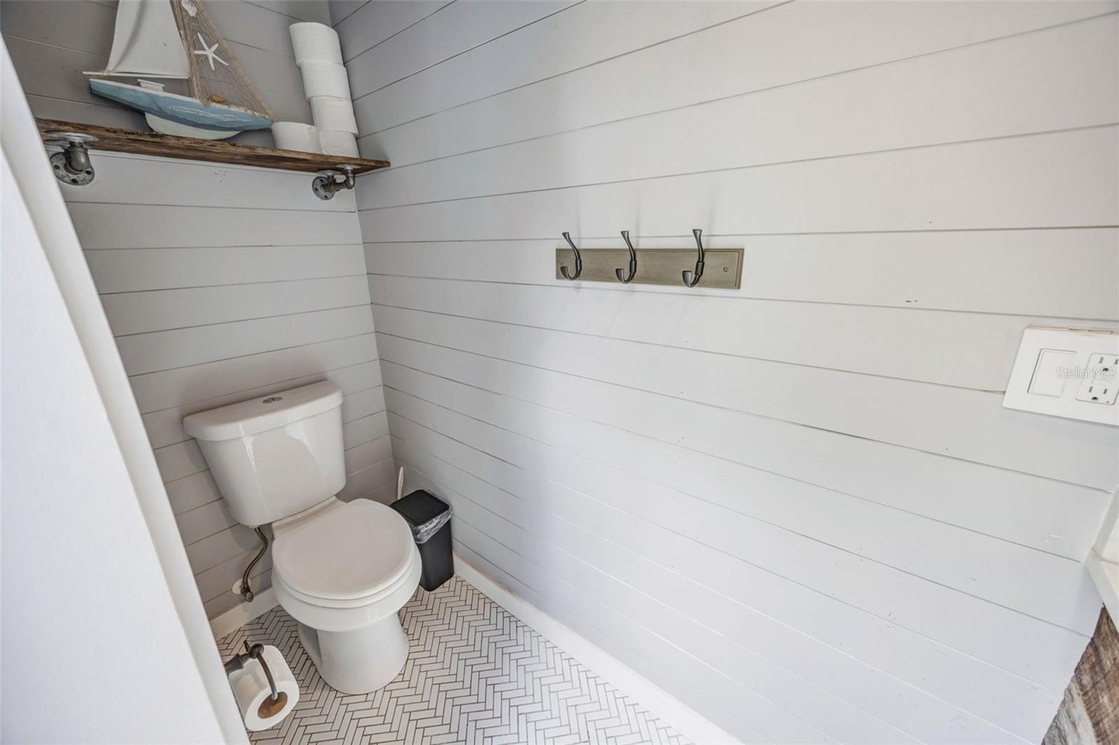 ALLENDALE TERRACE BLKS A-B-1-2-3-4-5-6 - Residential