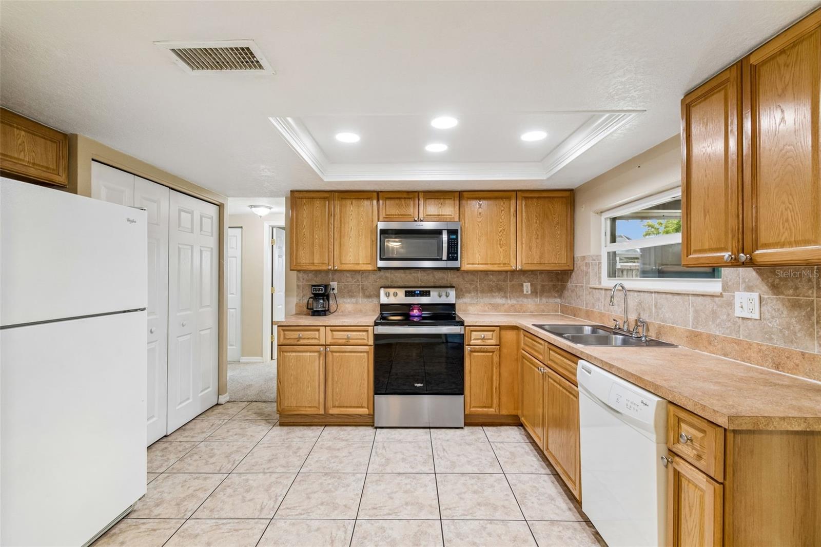 EMBASSY HILLS - Residential