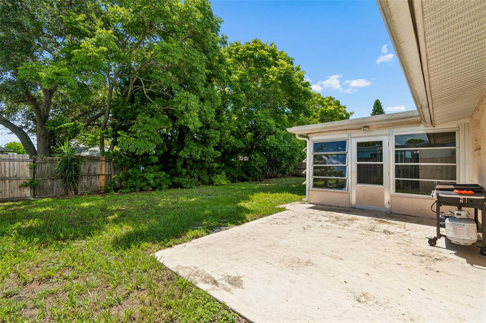 EMBASSY HILLS - Residential