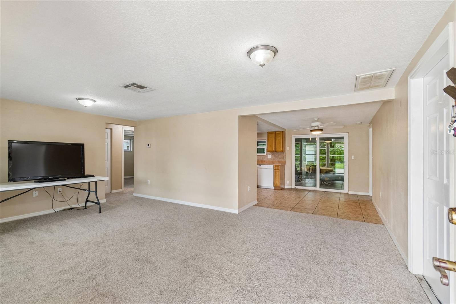 EMBASSY HILLS - Residential