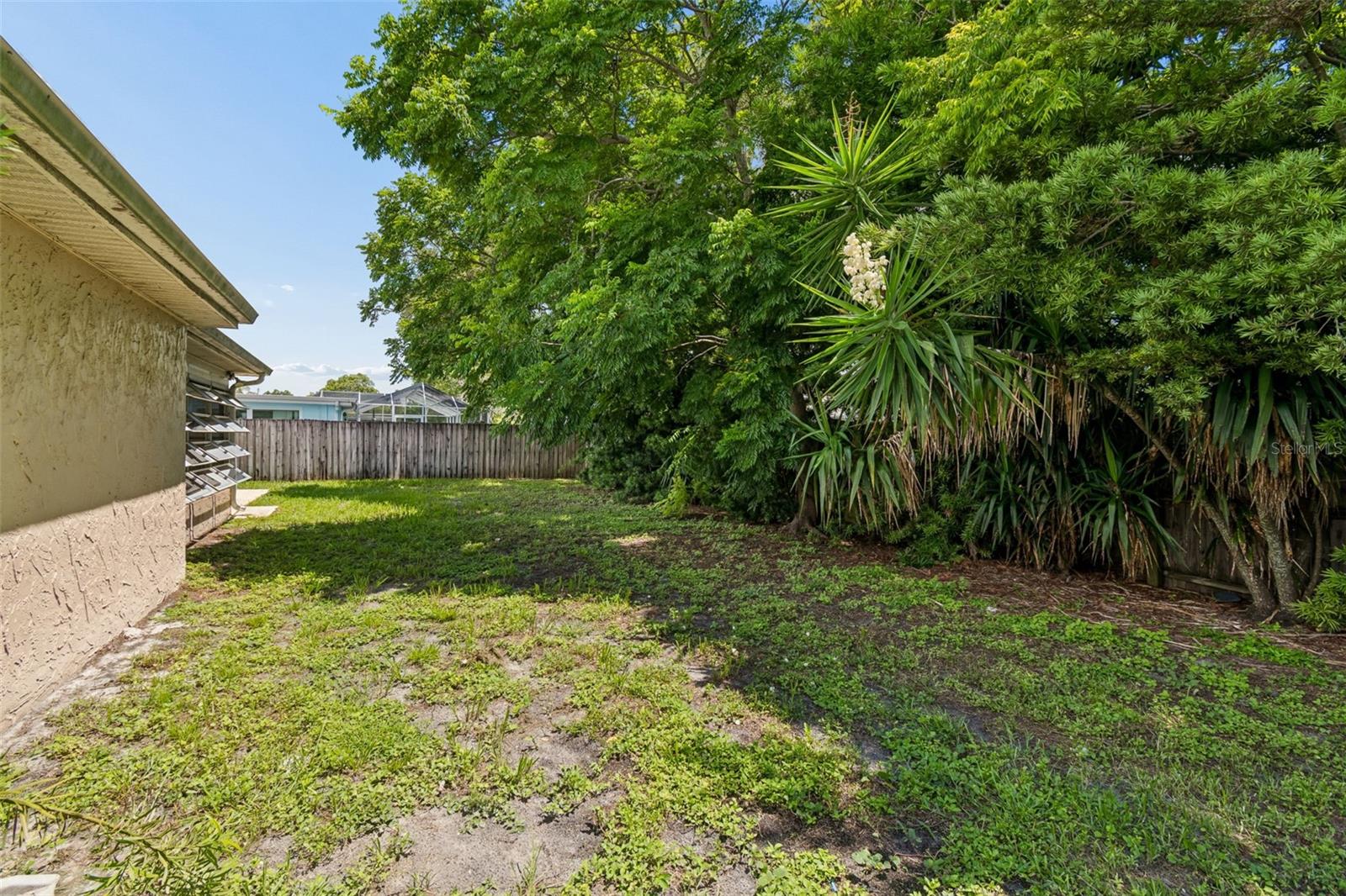EMBASSY HILLS - Residential